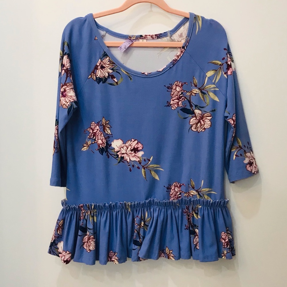 Boutique floral blouse size small - Picture 2 of 8